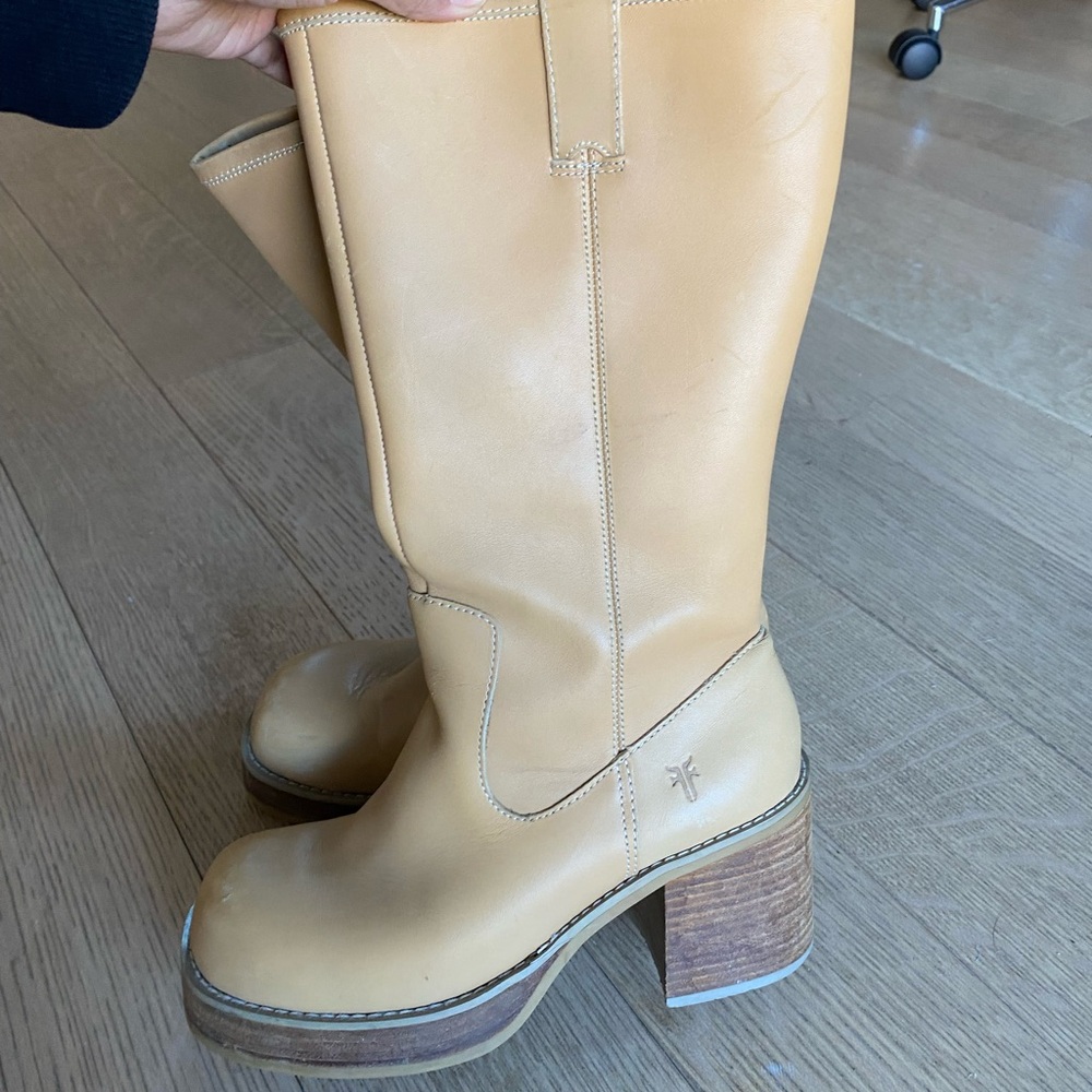 Frye campus boot size 8